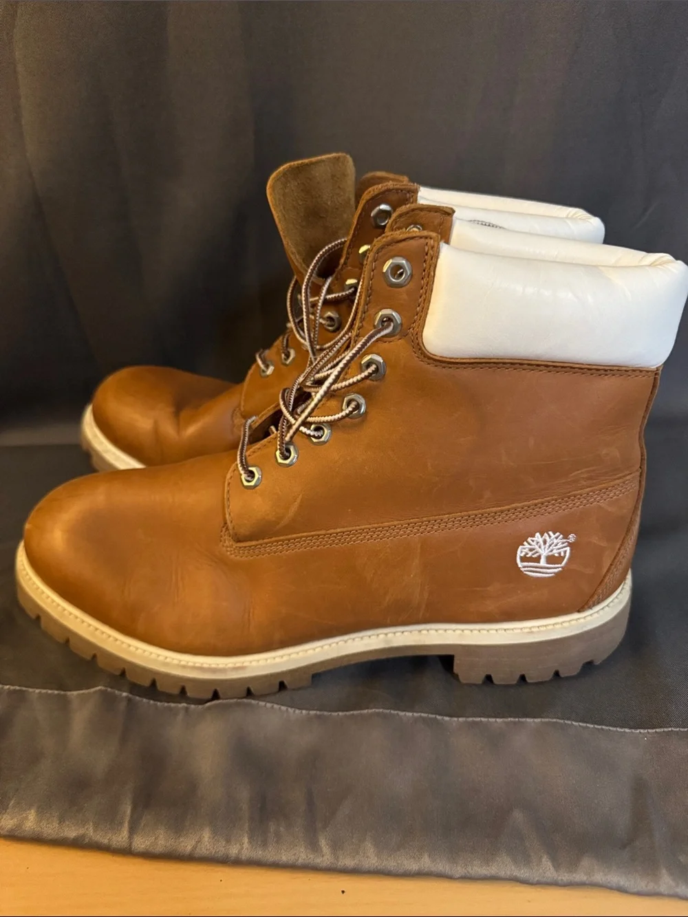 Timberland 6 inch Premium Wheat Boots with White Collar